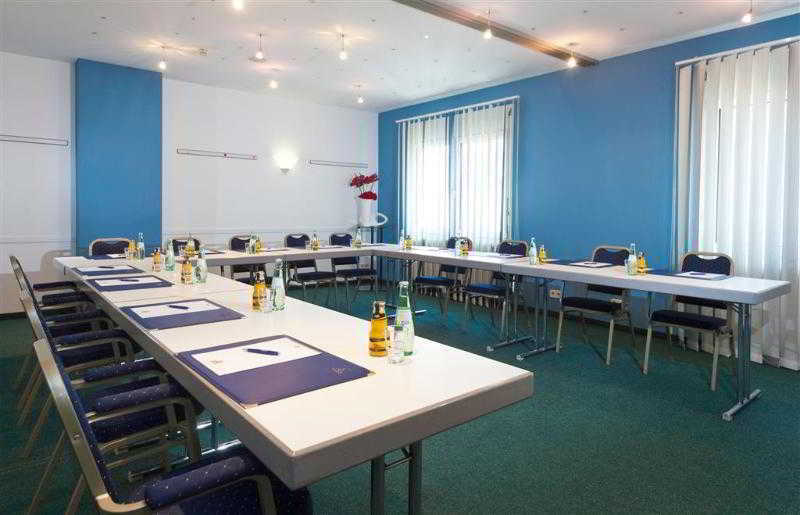 Ibis Styles Stuttgart Messe 3*